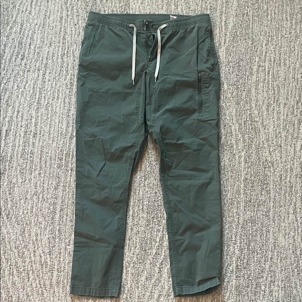 Vuori Men's Green Pants